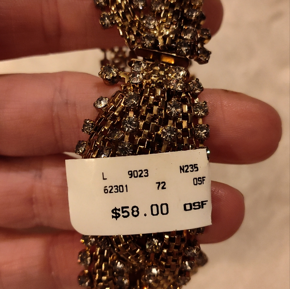 NWT! Cache Jewelry Set - Picture 5 of 13